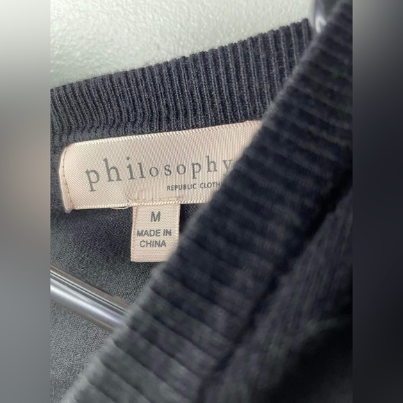Philosophy, short sleeve, zip, back sweater, size medium - Picture 5 of 7